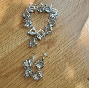 Bracelet and earring set